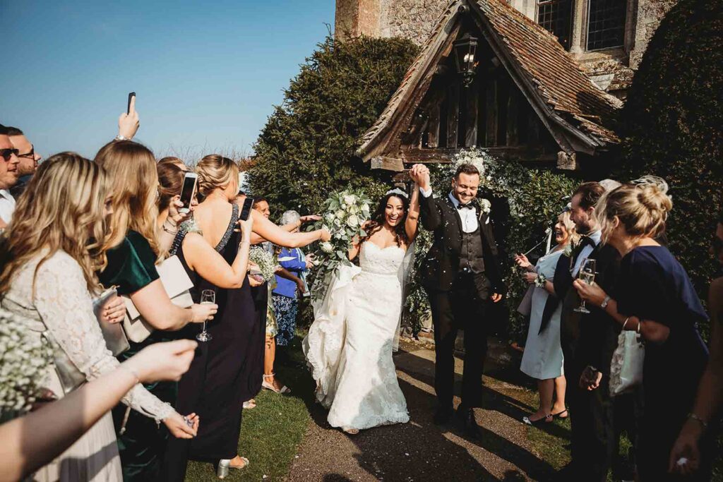 The oakframed Porch the perfect spot for a confetti shot